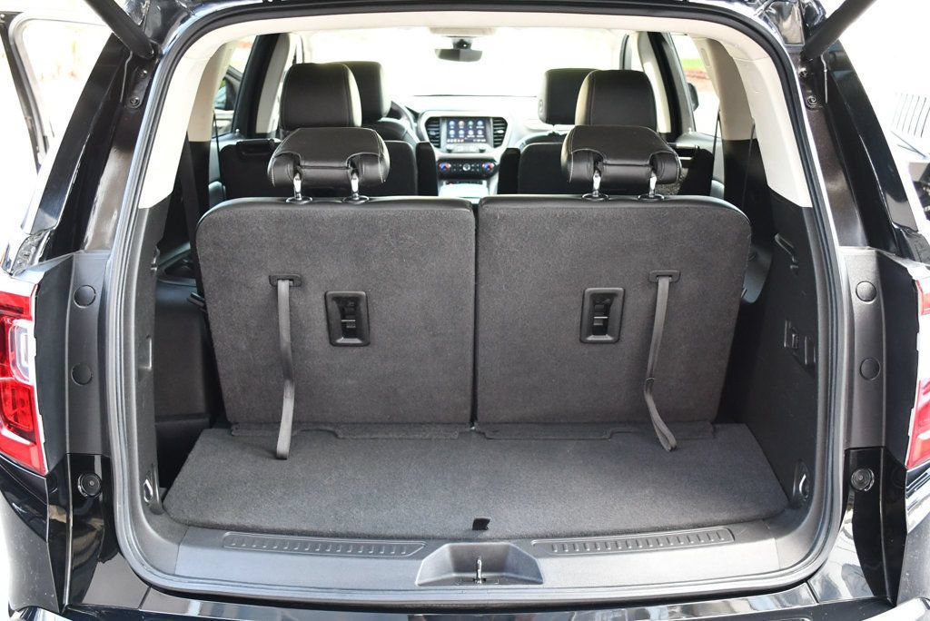 Used 2021 GMC Acadia Denali w/ Denali Technology Package FWD image 17