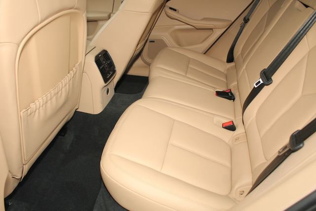 Certified 2025 Porsche Macan image 25