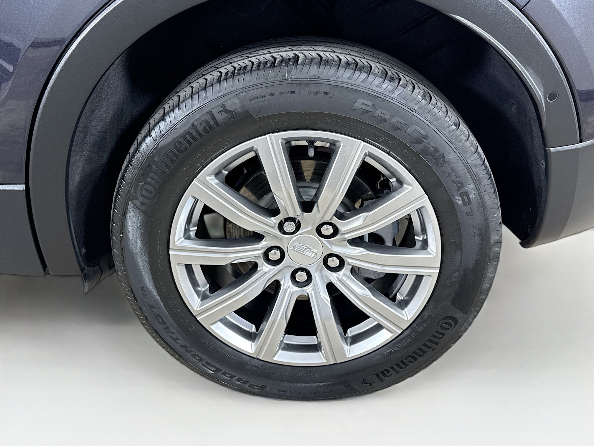 Used 2022 Cadillac XT4 Premium Luxury w/ Enhanced Visibility Package FWD image 32
