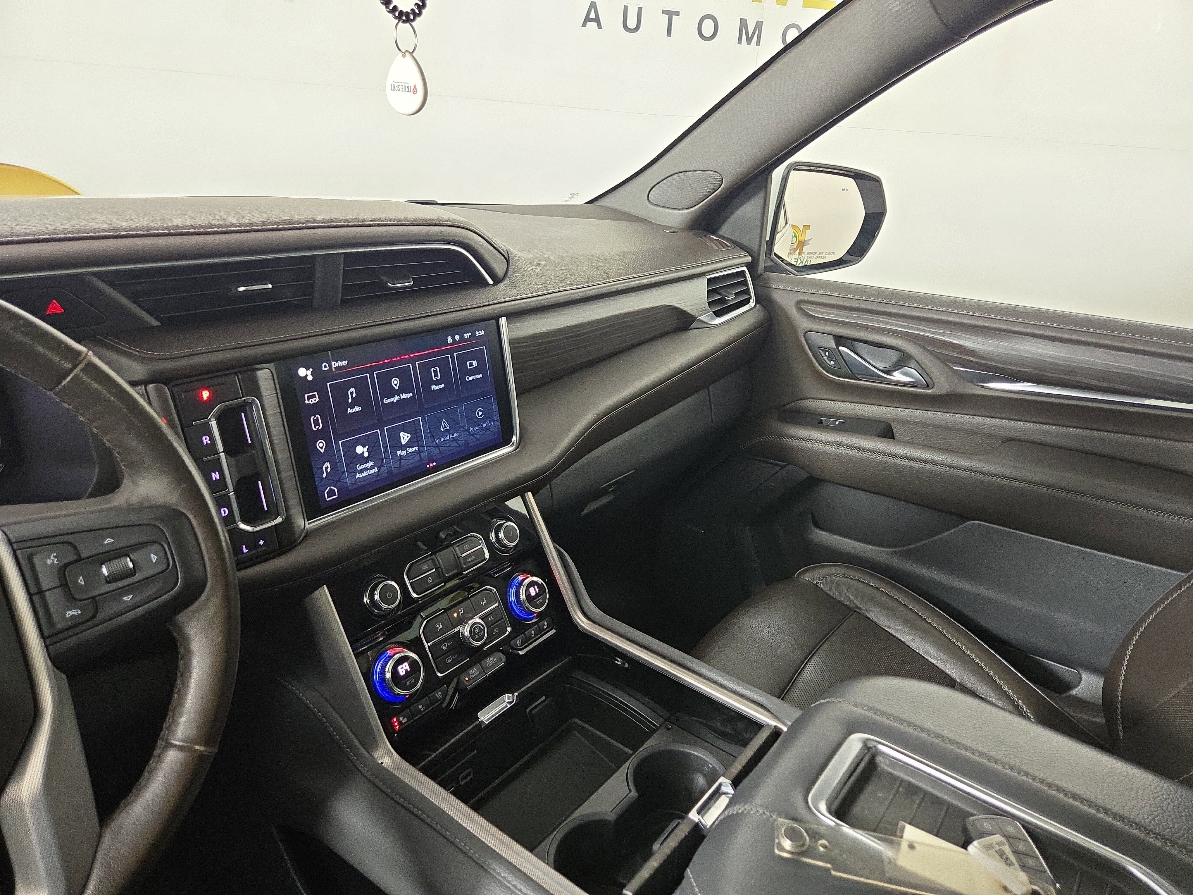 Used 2022 GMC Yukon XL Denali w/ Denali Premium Package image 26