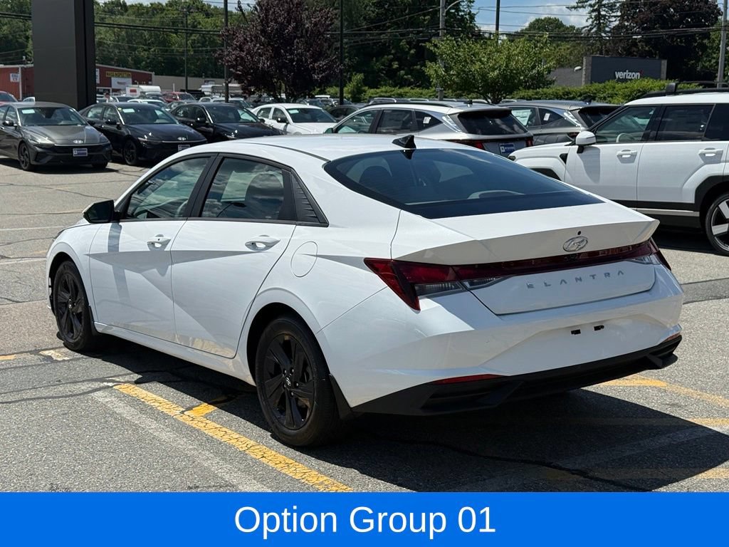Used 2023 Hyundai Elantra SEL FWD image 3