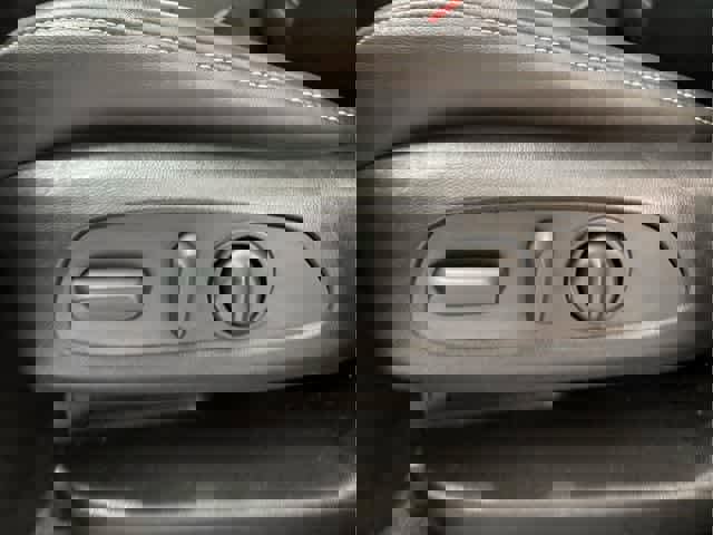 Used 2023 Chevrolet Traverse LT image 24