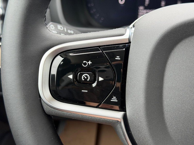 New 2026 Volvo XC90 T8 Plus w/ Protection Package AWD/4WD image 11
