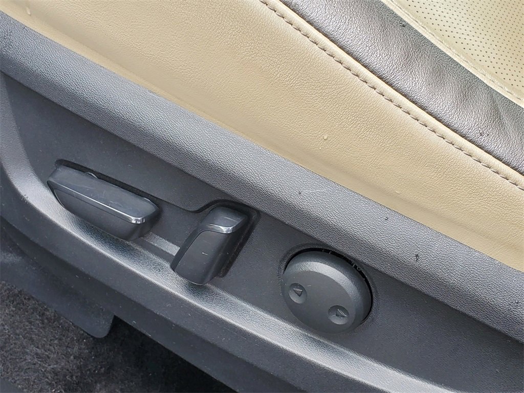 Used 2021 INFINITI QX50 Essential w/ Convenience Package image 11