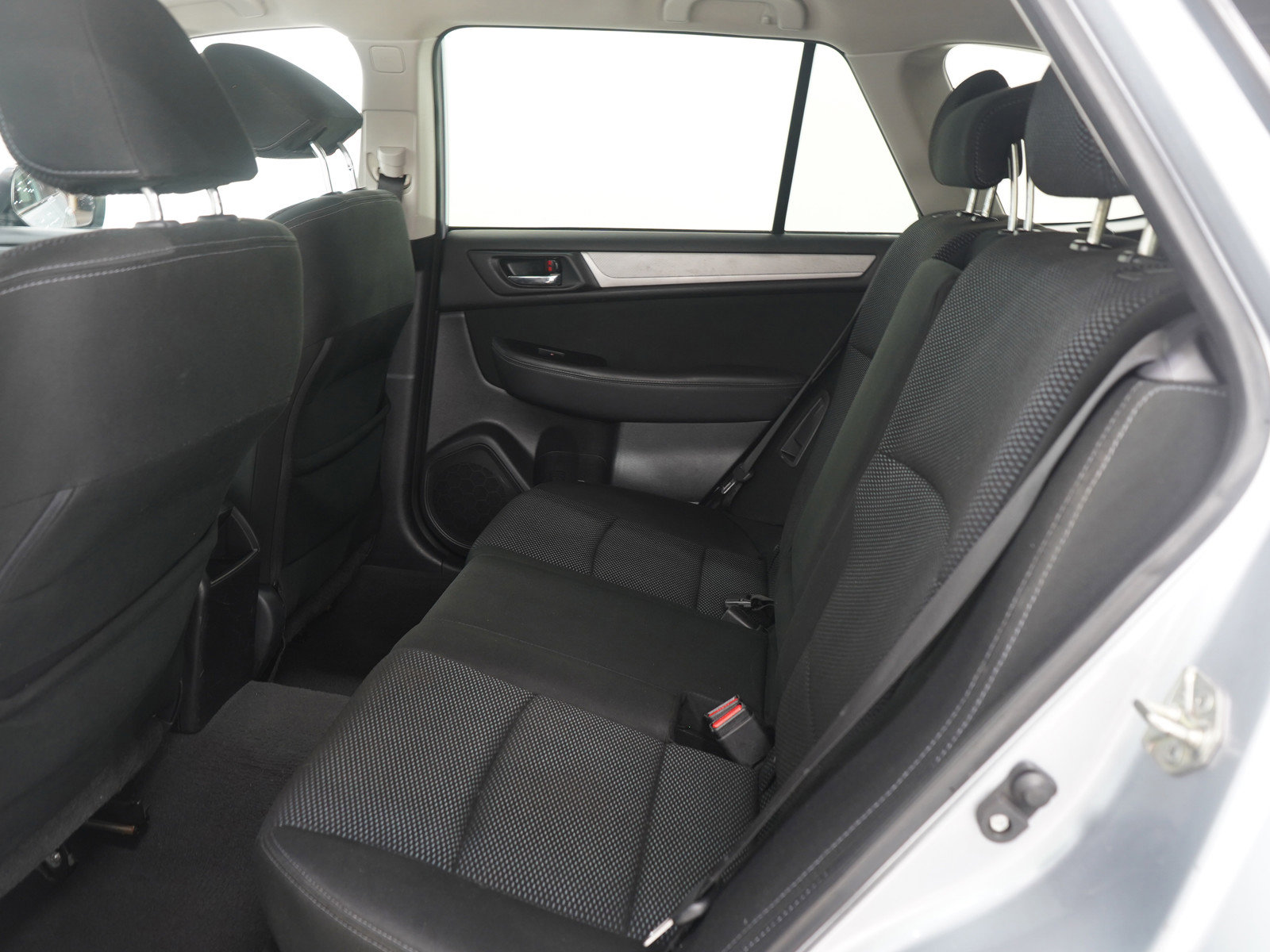 Used 2017 Subaru Outback 2.5i Premium image 14