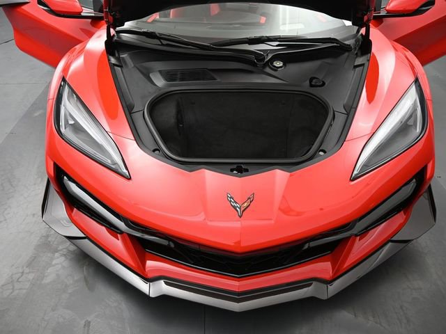 Used 2024 Chevrolet Corvette Z06 w/ Z07 Performance Package image 24