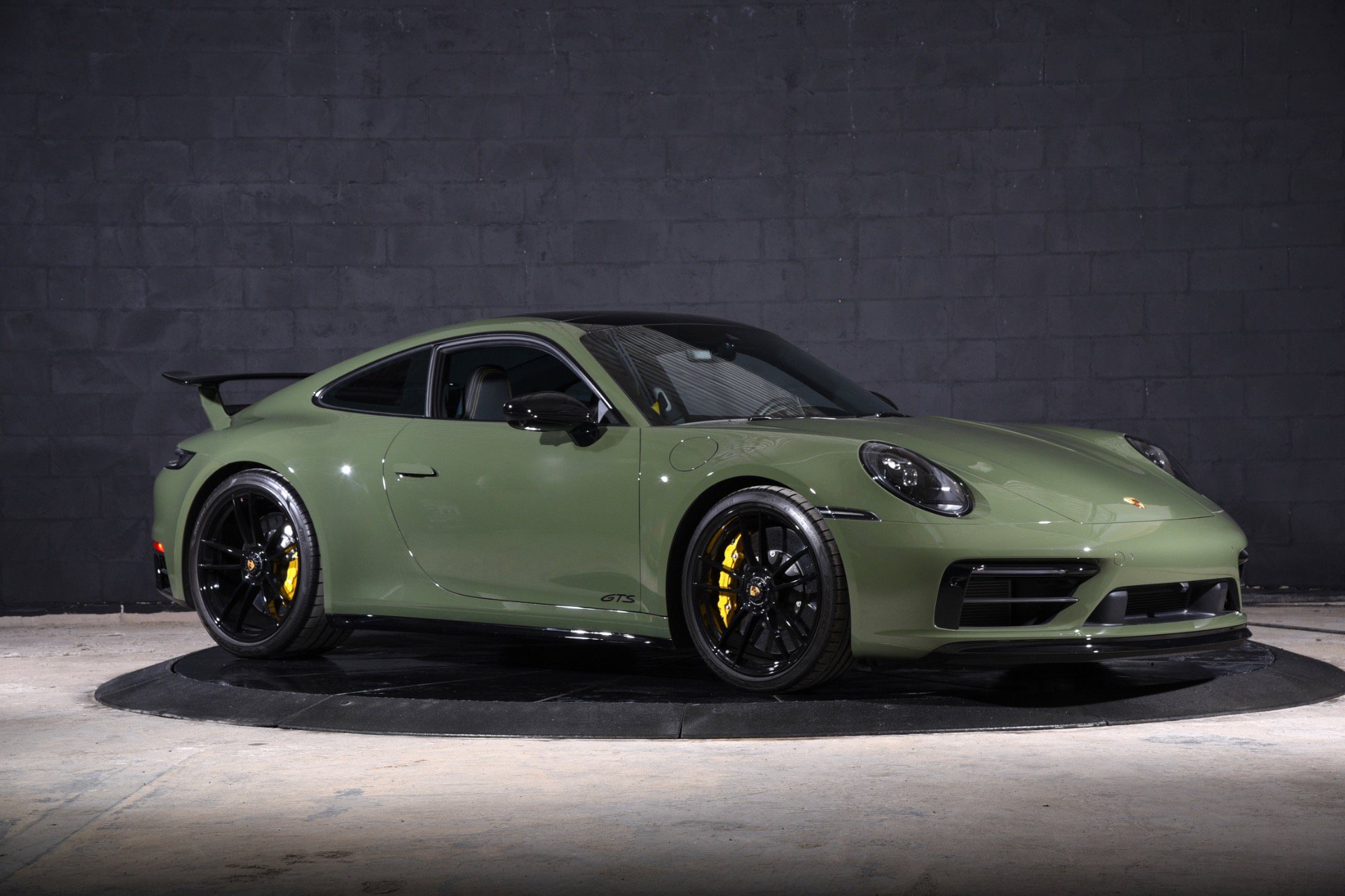 Used 2024 Porsche 911 Carrera GTS RWD image 26