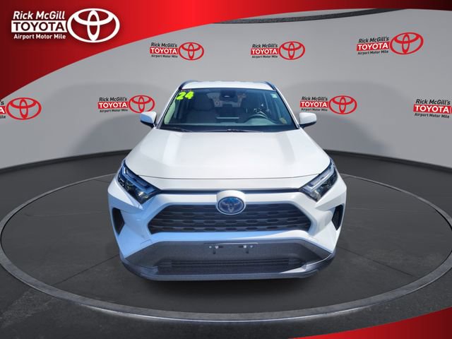 Used 2024 Toyota RAV4 LE AWD/4WD image 3