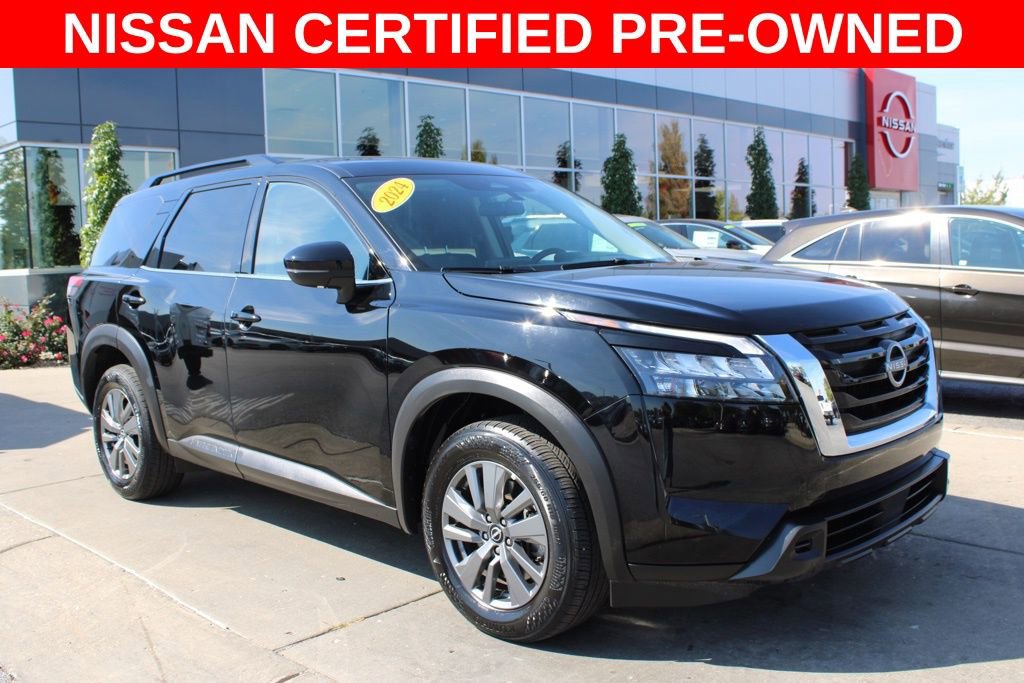 Certified 2024 Nissan Pathfinder SV image 1