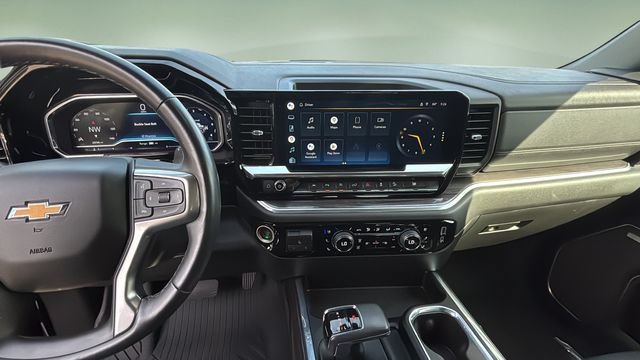 Used 2022 Chevrolet Silverado 1500 LTZ AWD/4WD image 11