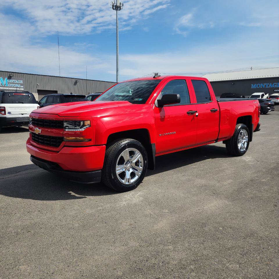 Used 2018 Chevrolet Silverado 1500 Custom w/ Custom Value Package AWD/4WD image 3