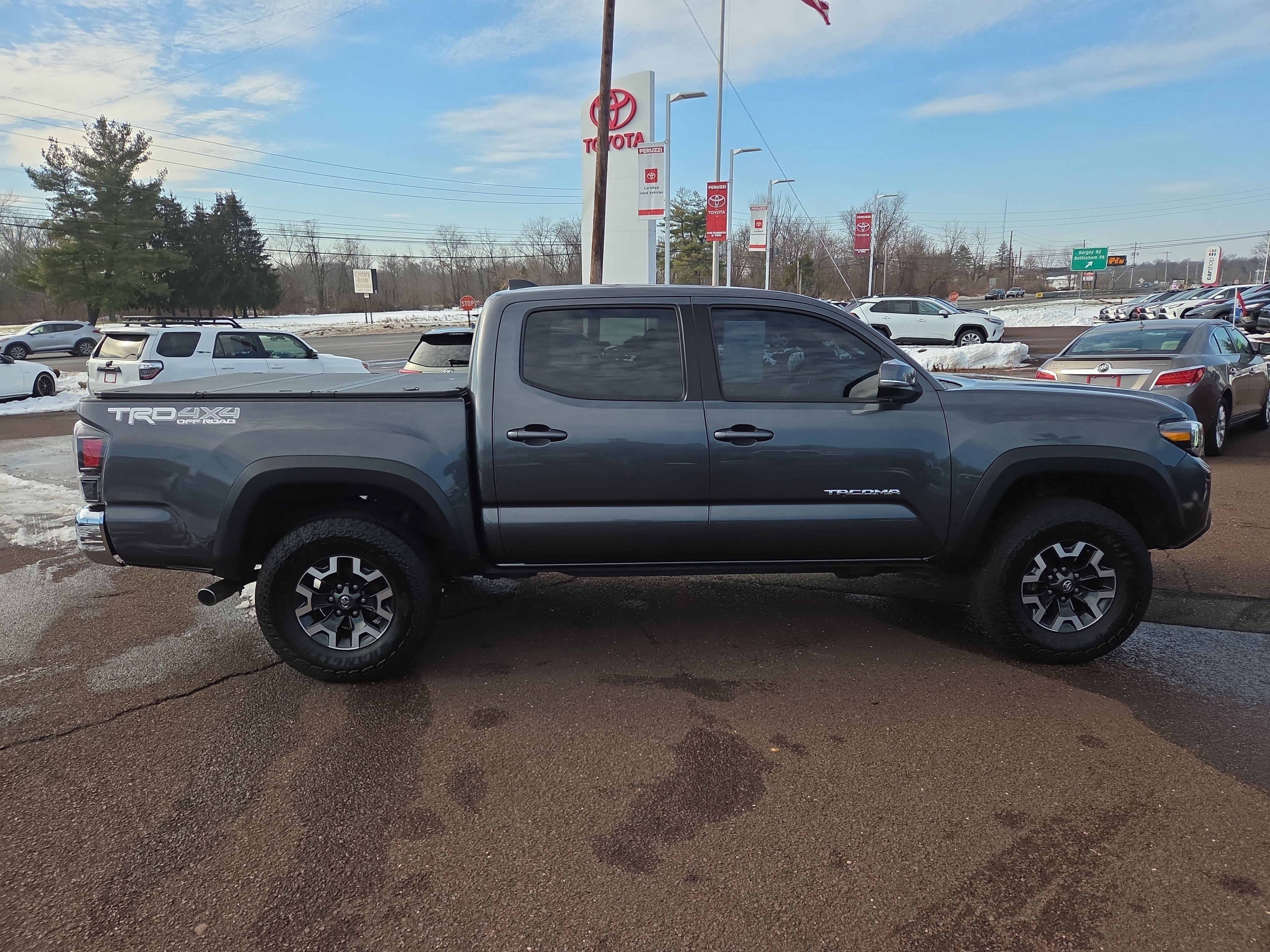 Certified 2023 Toyota Tacoma TRD Off-Road image 2
