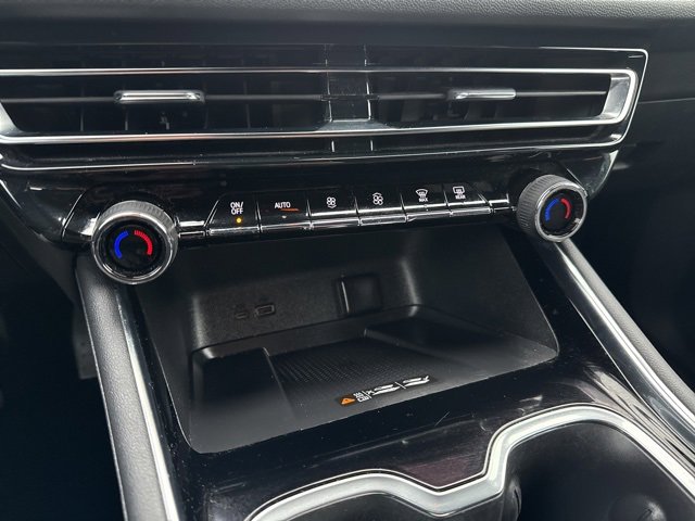 Used 2025 Chevrolet Traverse LT image 29