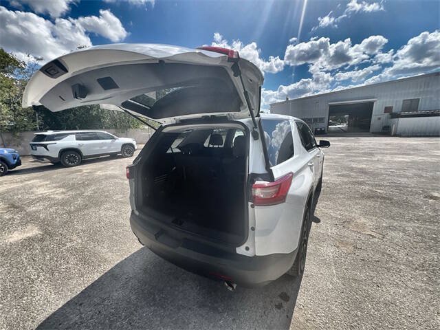 Used 2021 Chevrolet Traverse LS FWD image 24