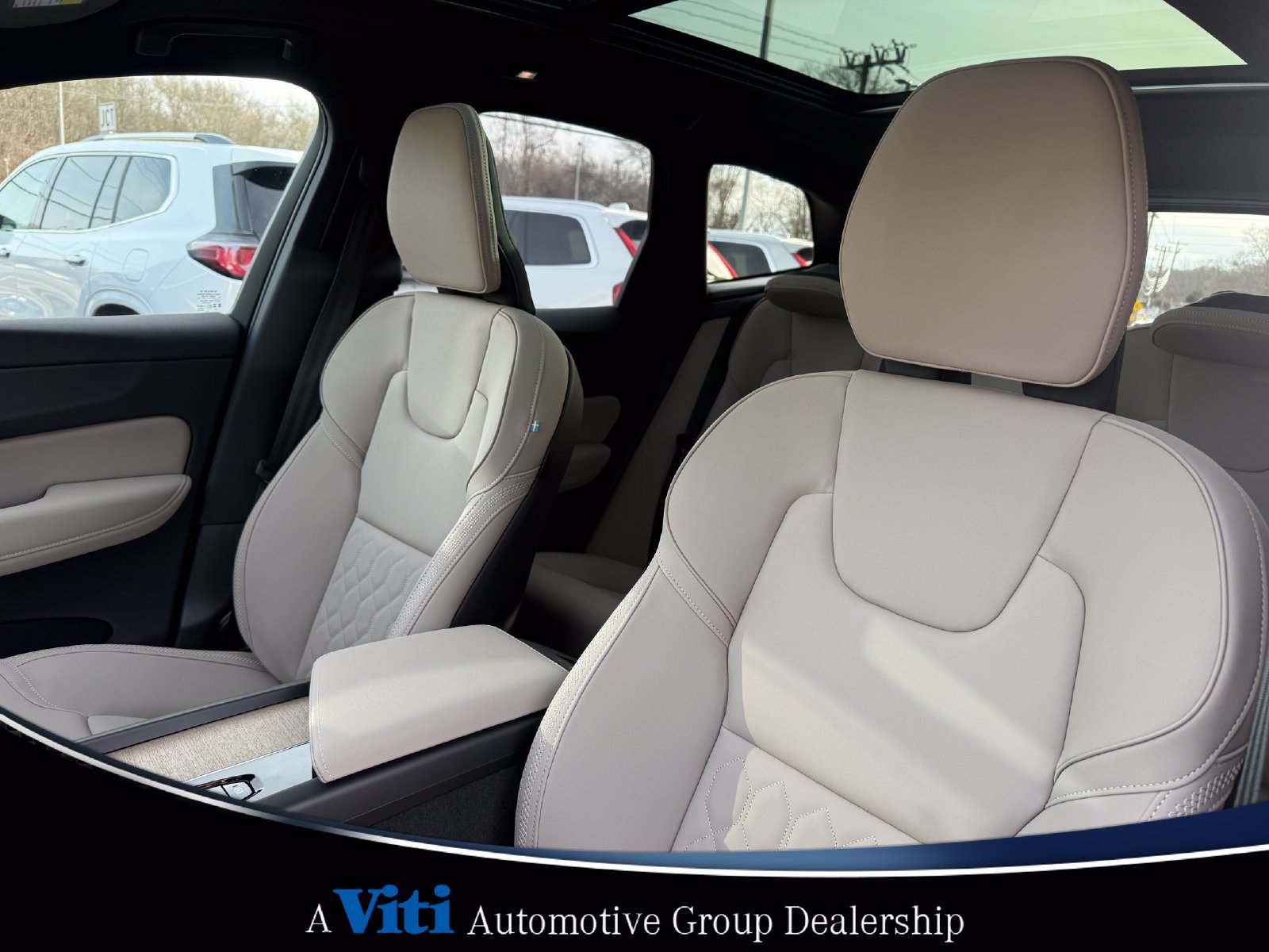 Used 2026 Volvo XC60 B5 Plus w/ Protection Package Premier AWD/4WD image 13