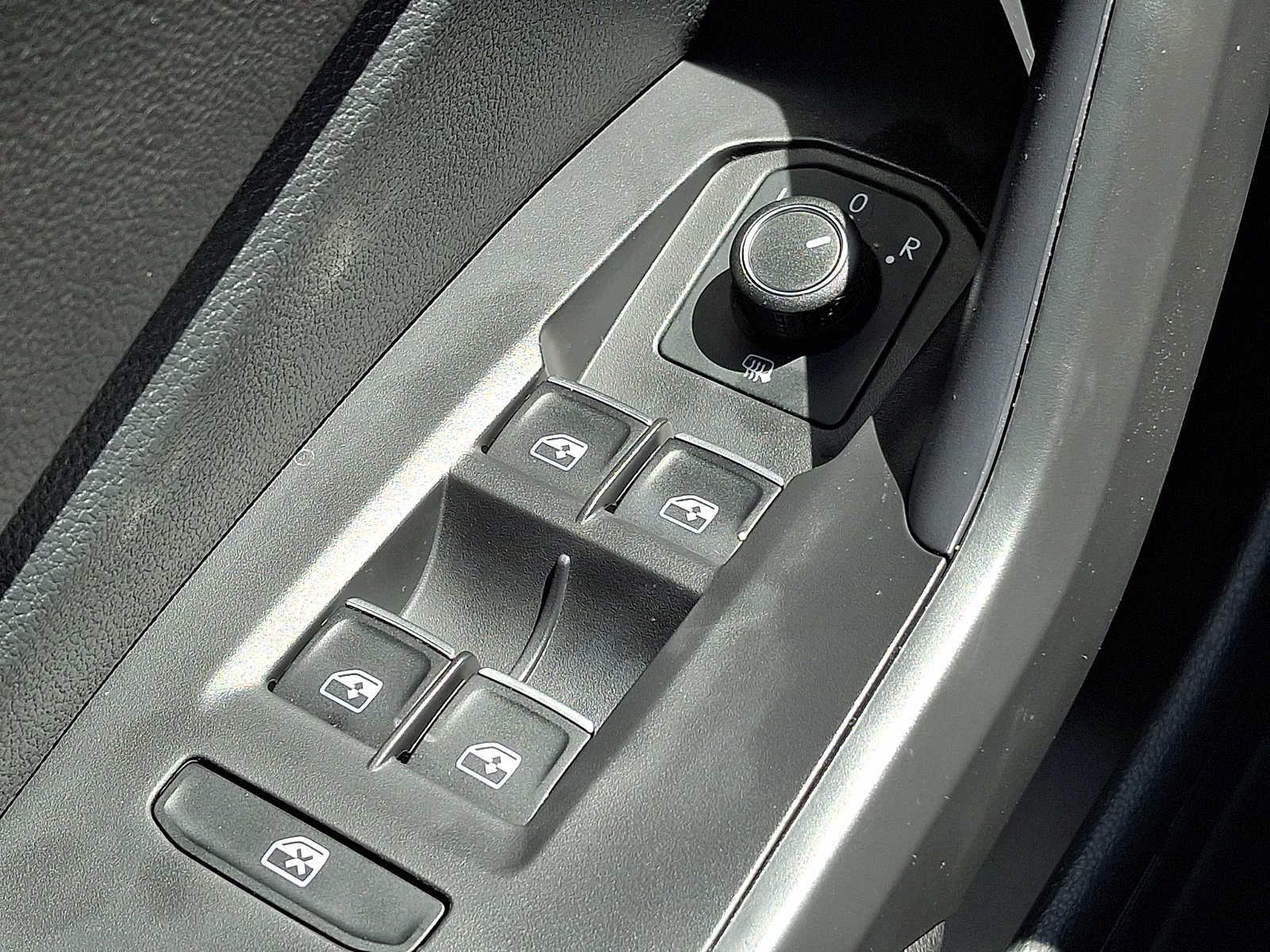 Certified 2023 Volkswagen Jetta SE FWD image 25