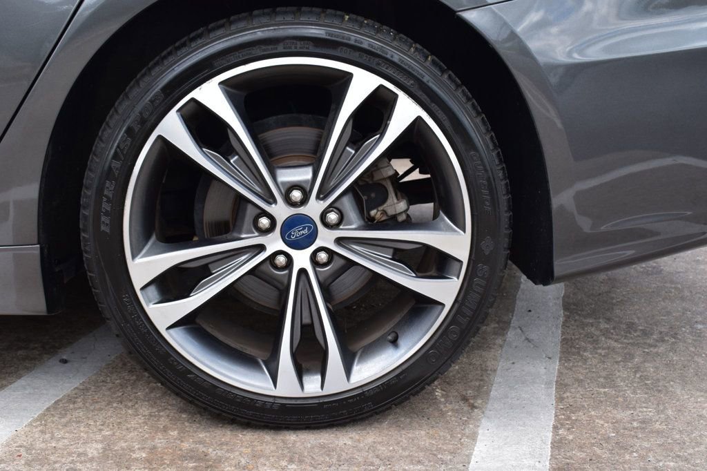 Used 2020 Ford Fusion Titanium image 11