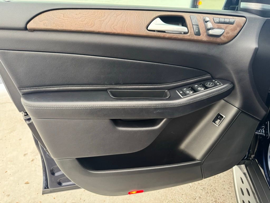 Used 2017 Mercedes-Benz GLS 450 4MATIC image 27