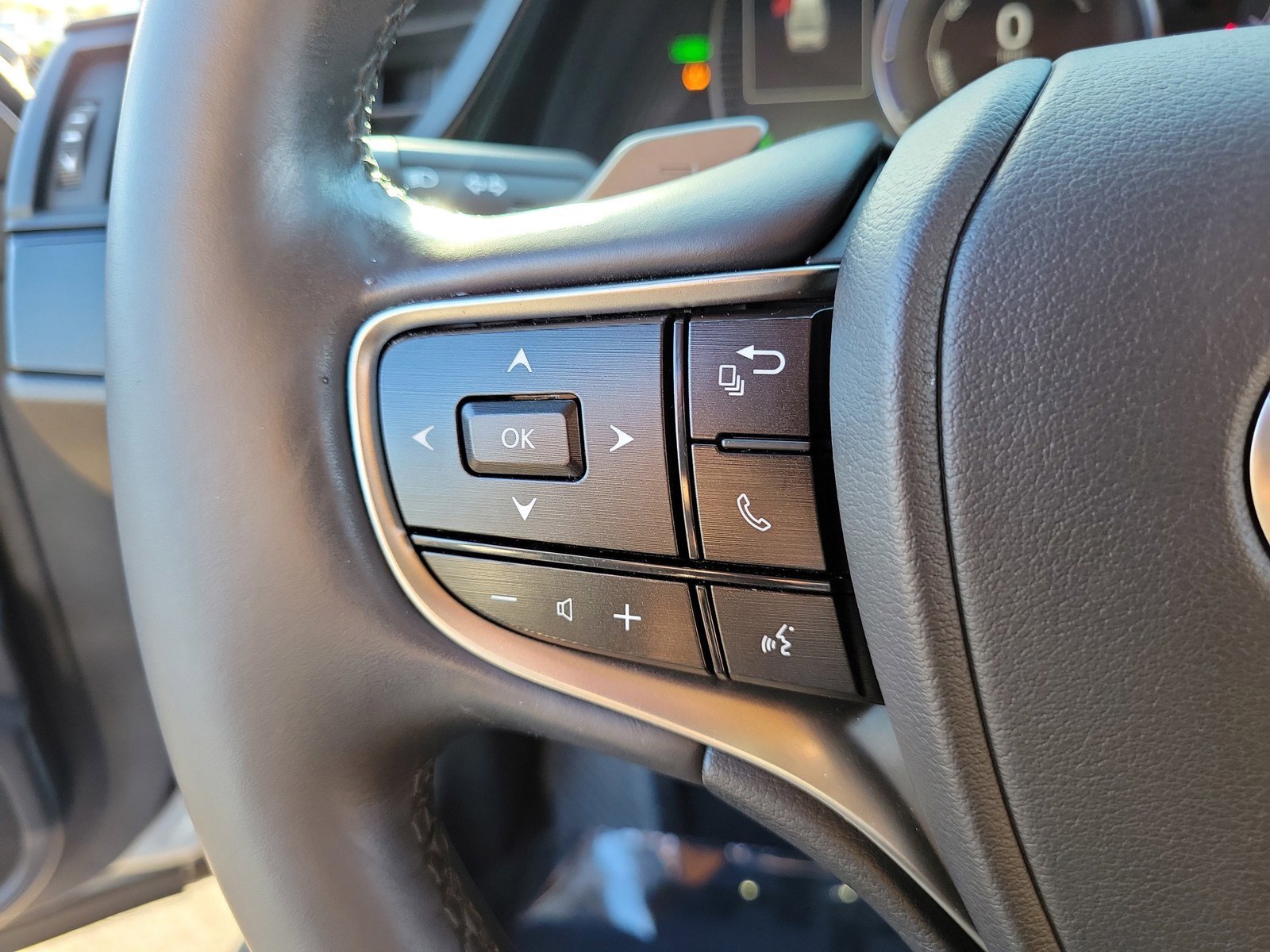 Used 2022 Lexus ES 300h w/ Premium Package FWD image 18