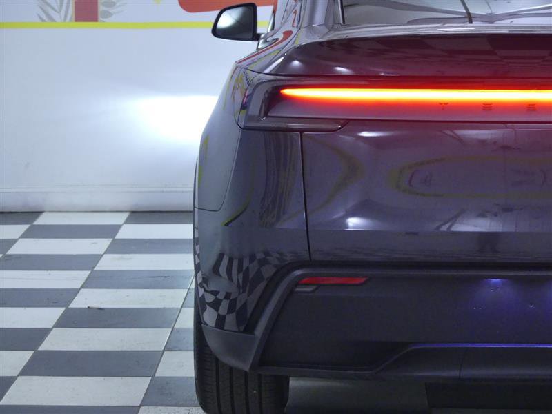 Used 2026 Tesla Model Y Long Range RWD image 29