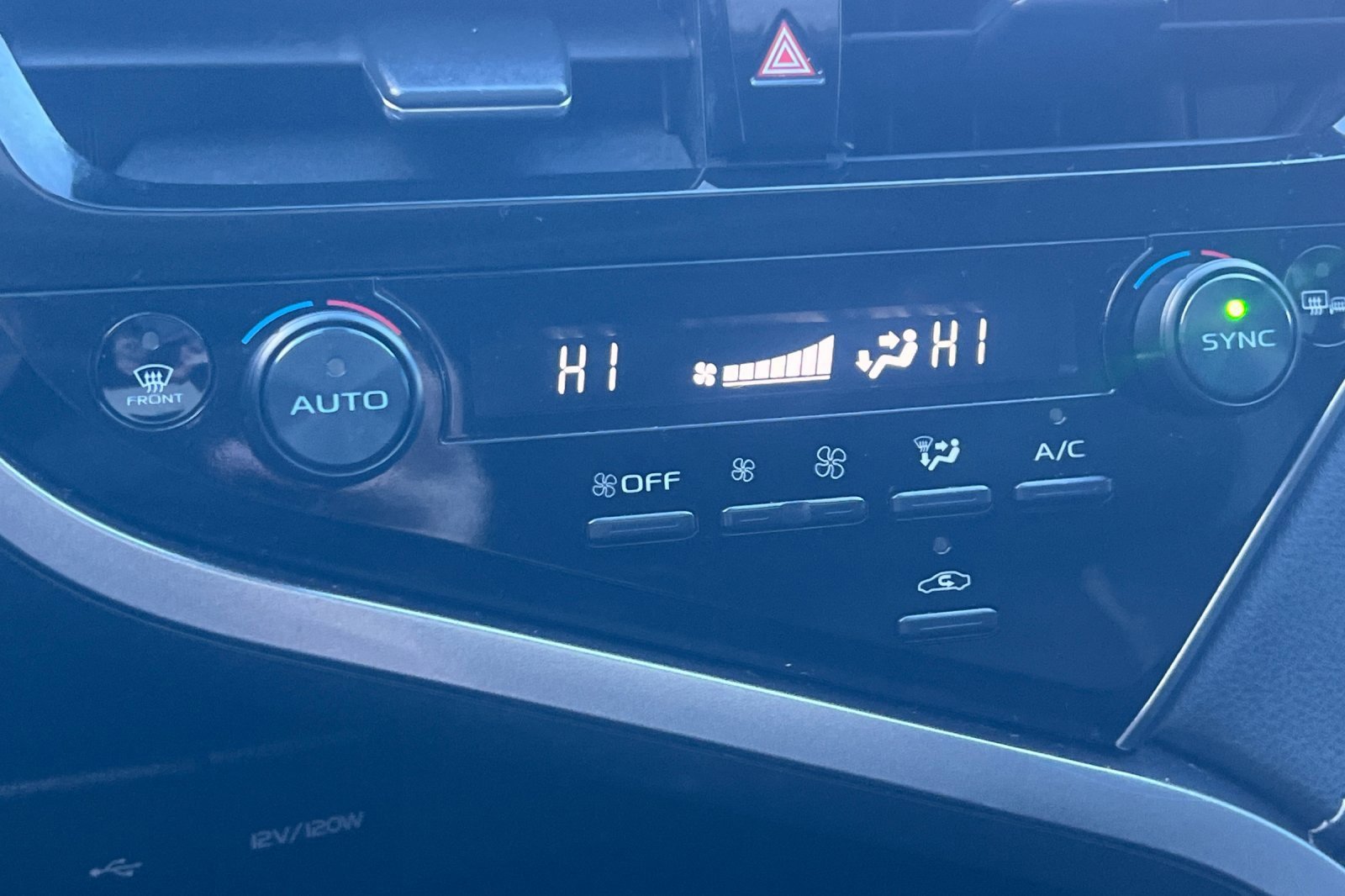 Used 2023 Toyota Camry SE image 16