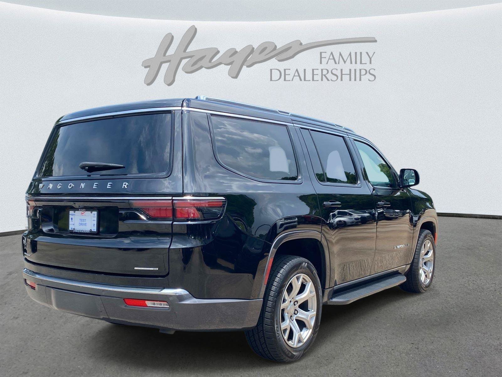 Used 2022 Jeep Wagoneer Series II AWD/4WD image 3