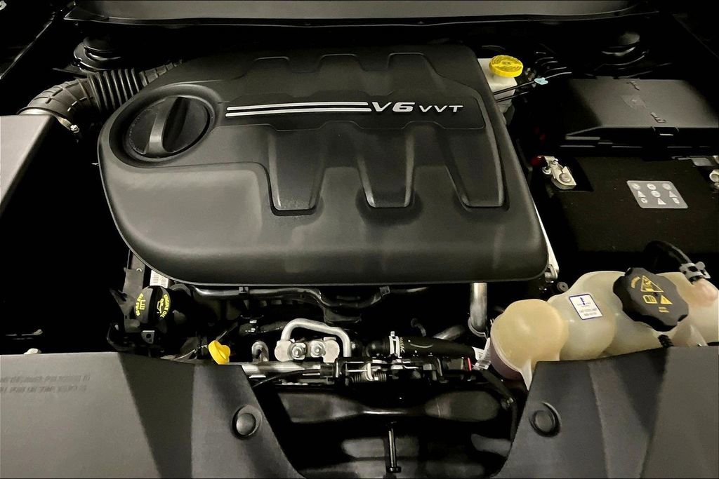 Used 2022 Jeep Cherokee Limited AWD/4WD image 30