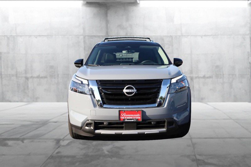 New 2025 Nissan Pathfinder Platinum image 4