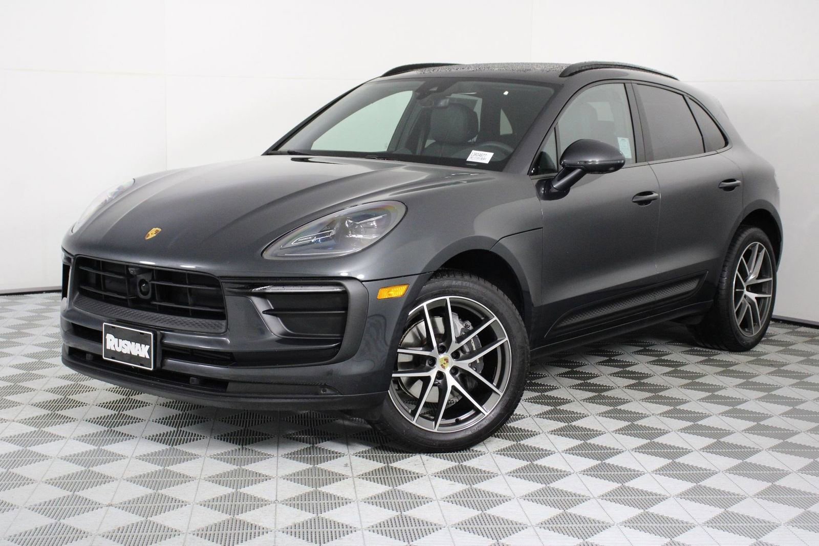 Certified 2025 Porsche Macan image 35