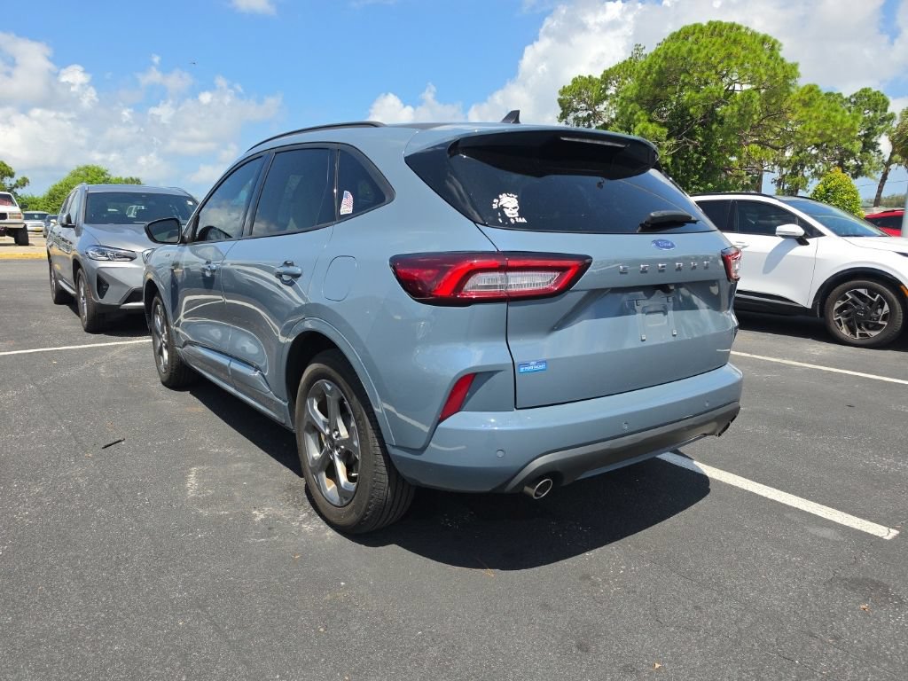 Used 2024 Ford Escape ST-Line w/ Tech Pack #1 FWD image 14
