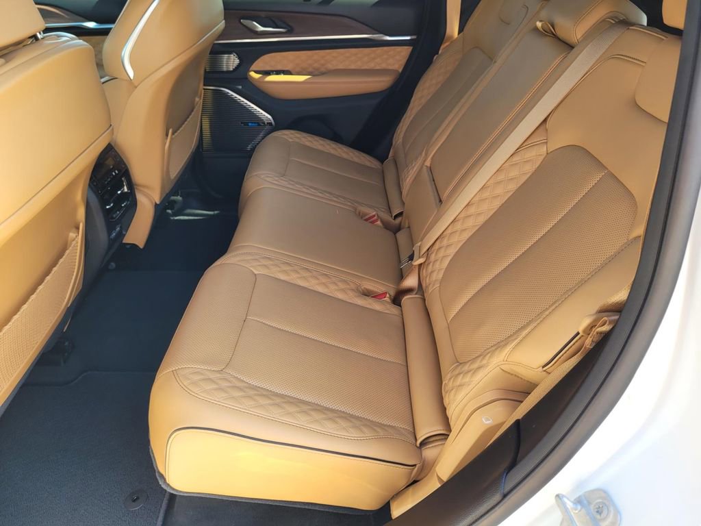 Used 2022 Jeep Grand Cherokee Summit w/ Advanced Protech Group IV image 15