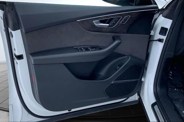 Used 2019 Audi Q8 Prestige image 26