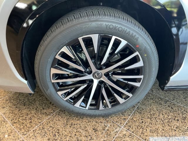 New 2026 Lexus RZ 450e AWD image 9