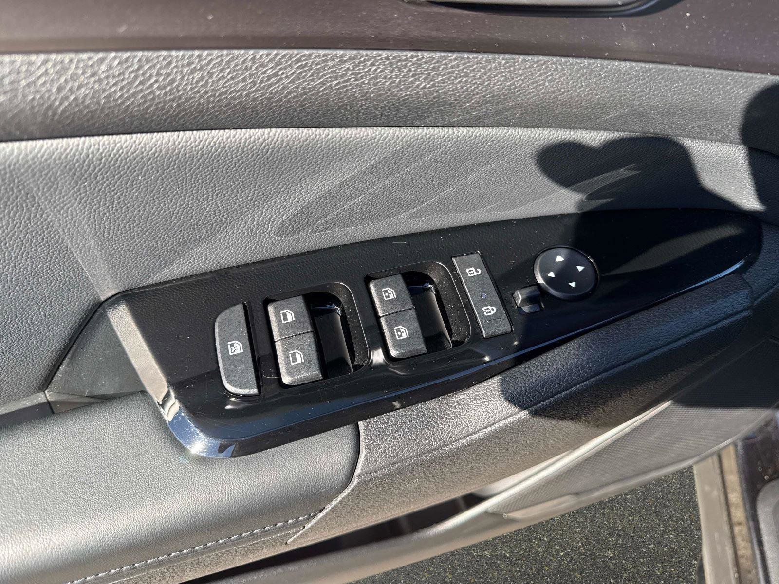 Used 2023 Kia Sportage EX w/ EX Premium Package image 19