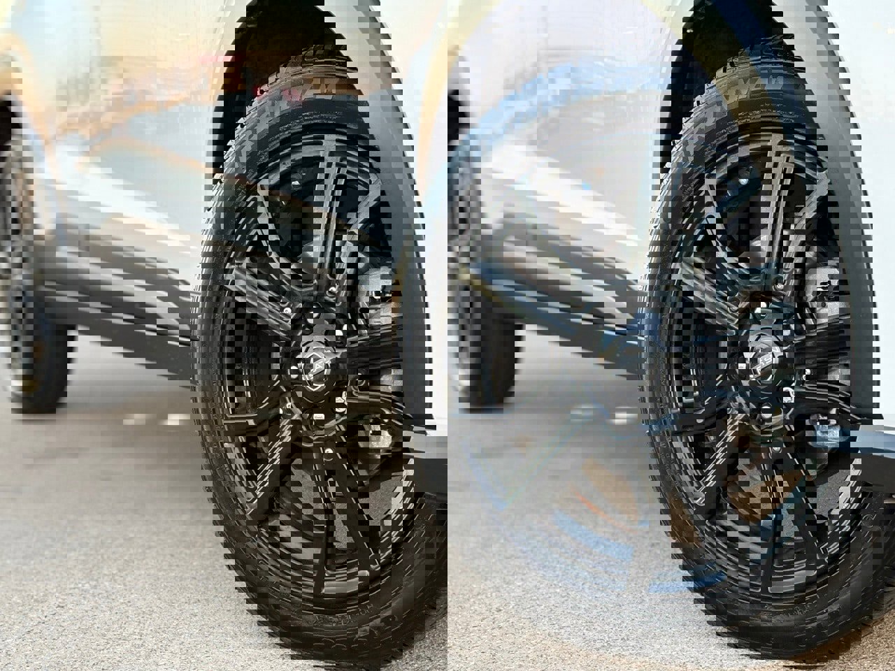 Certified 2023 Nissan Kicks SR w/ Exterior Package image 12