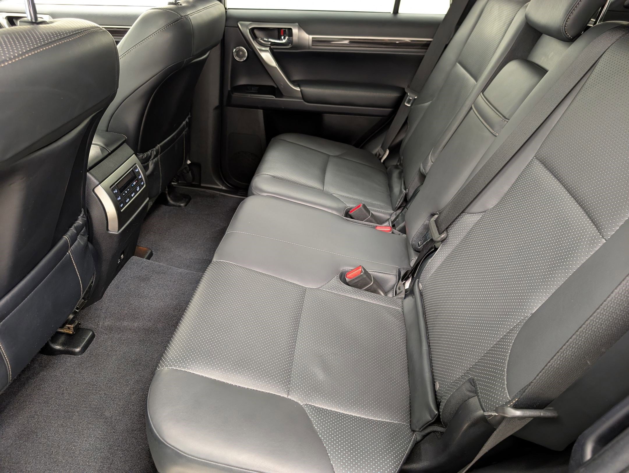 Used 2022 Lexus GX 460 Luxury w/ Accessory Package image 28