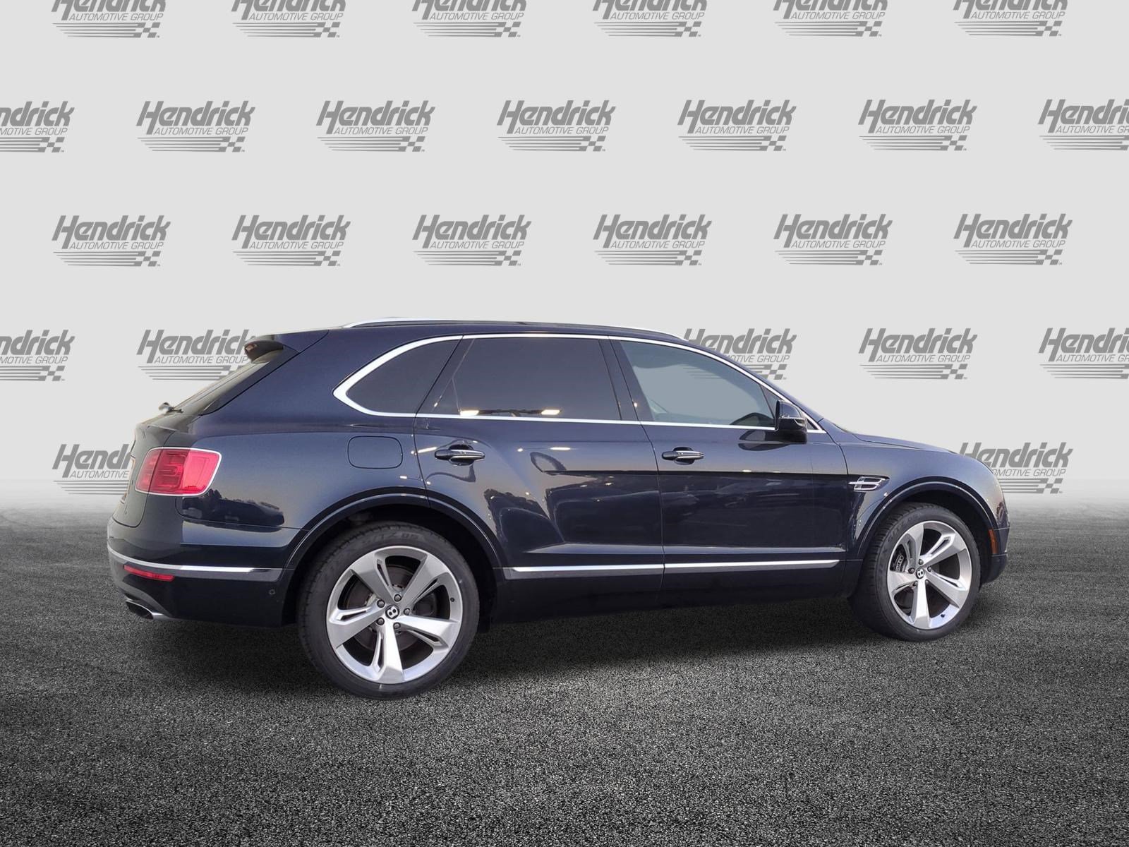Used 2017 Bentley Bentayga image 9