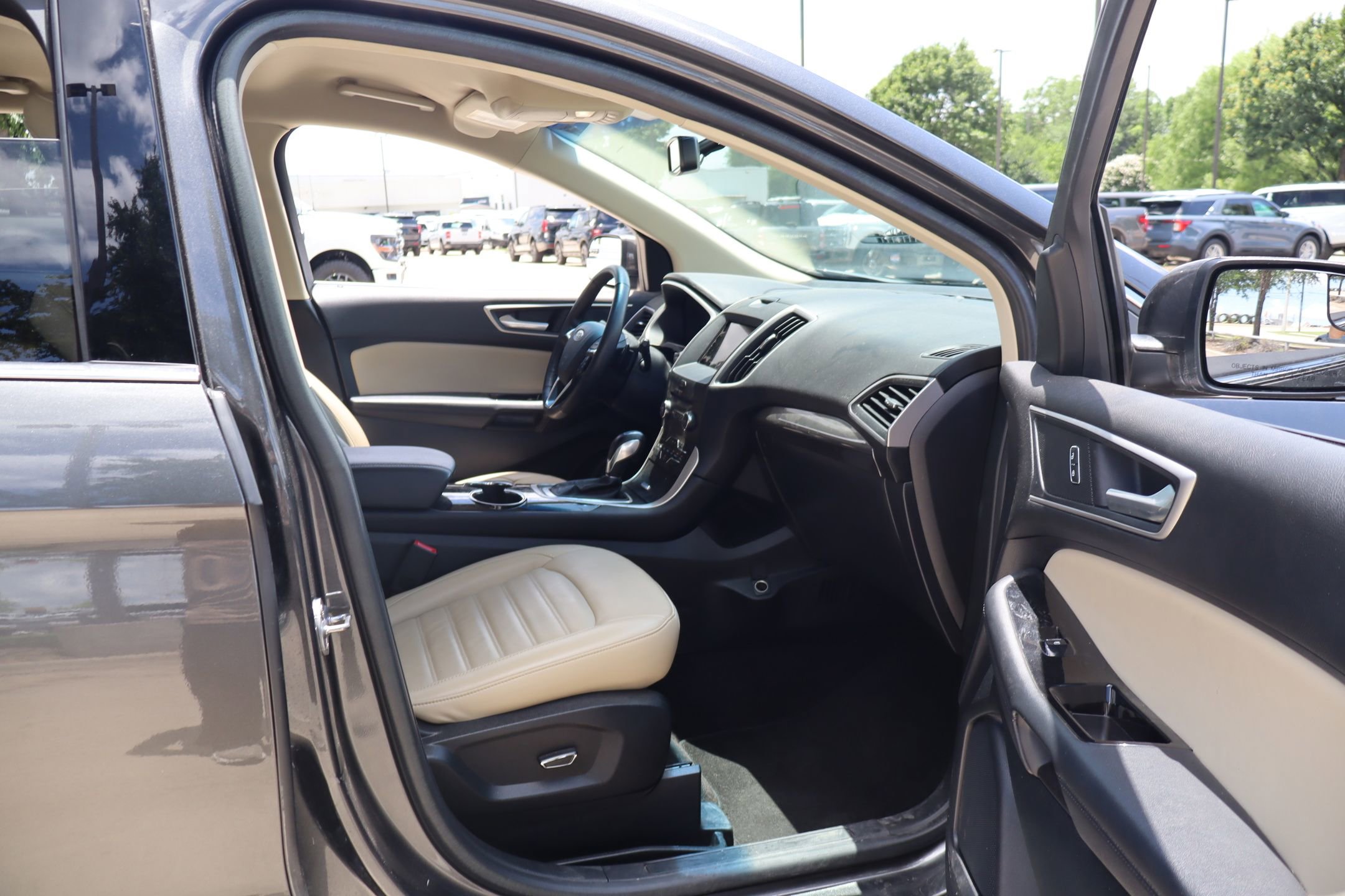 Used 2018 Ford Edge SEL w/ Equipment Group 201A FWD image 27