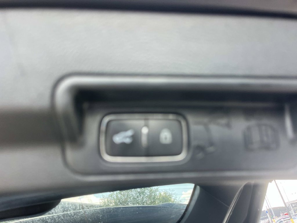 Used 2022 Ford Explorer XLT RWD image 16