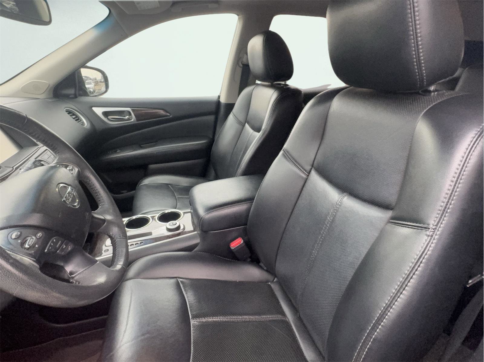 Used 2015 Nissan Pathfinder Platinum image 12