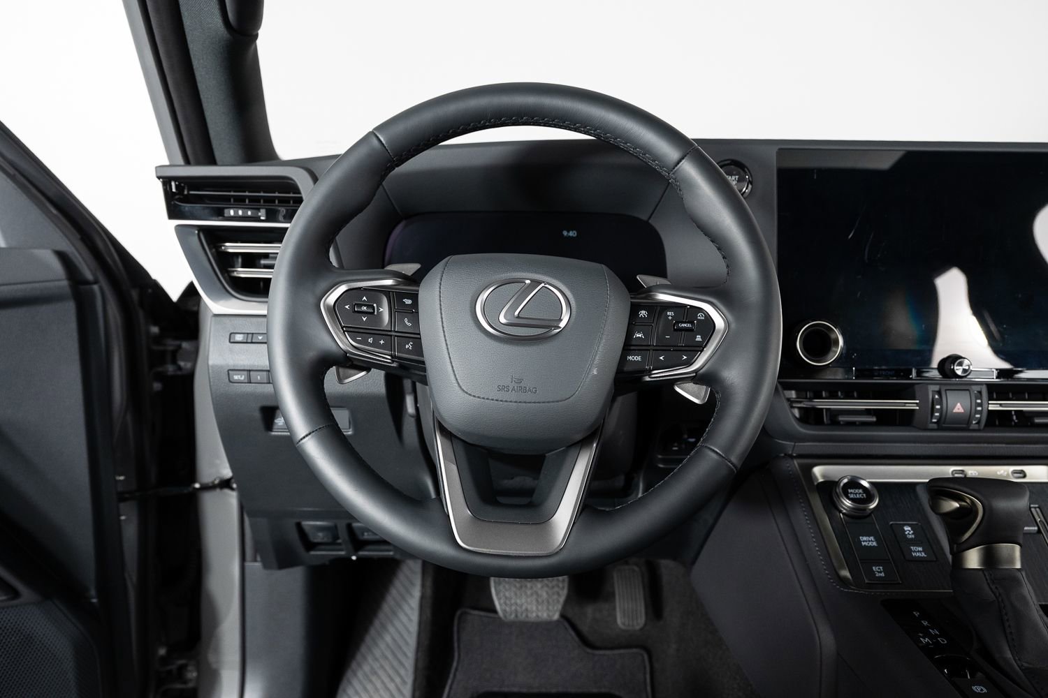 Used 2025 Lexus GX 550 w/ Accessory Package (Z1) AWD/4WD image 32