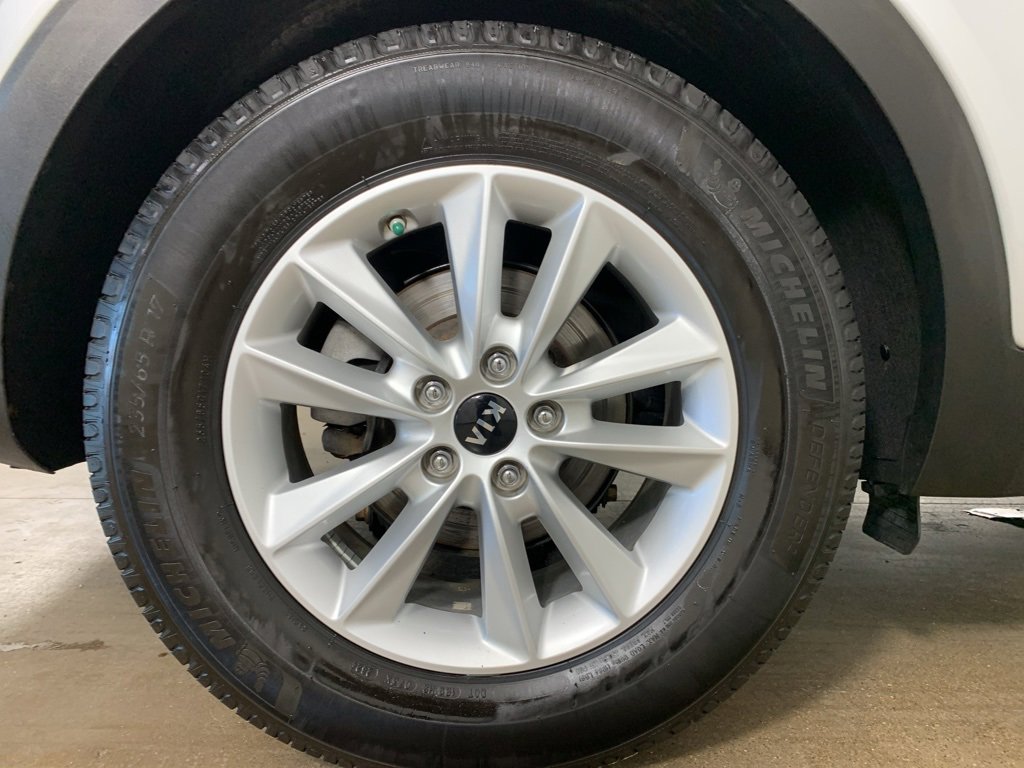 Used 2019 Kia Sorento L image 36