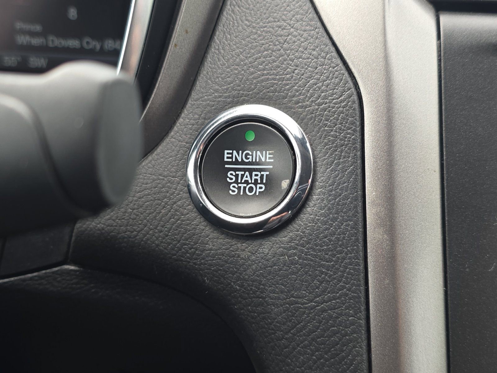 Used 2020 Ford Fusion SE FWD image 20