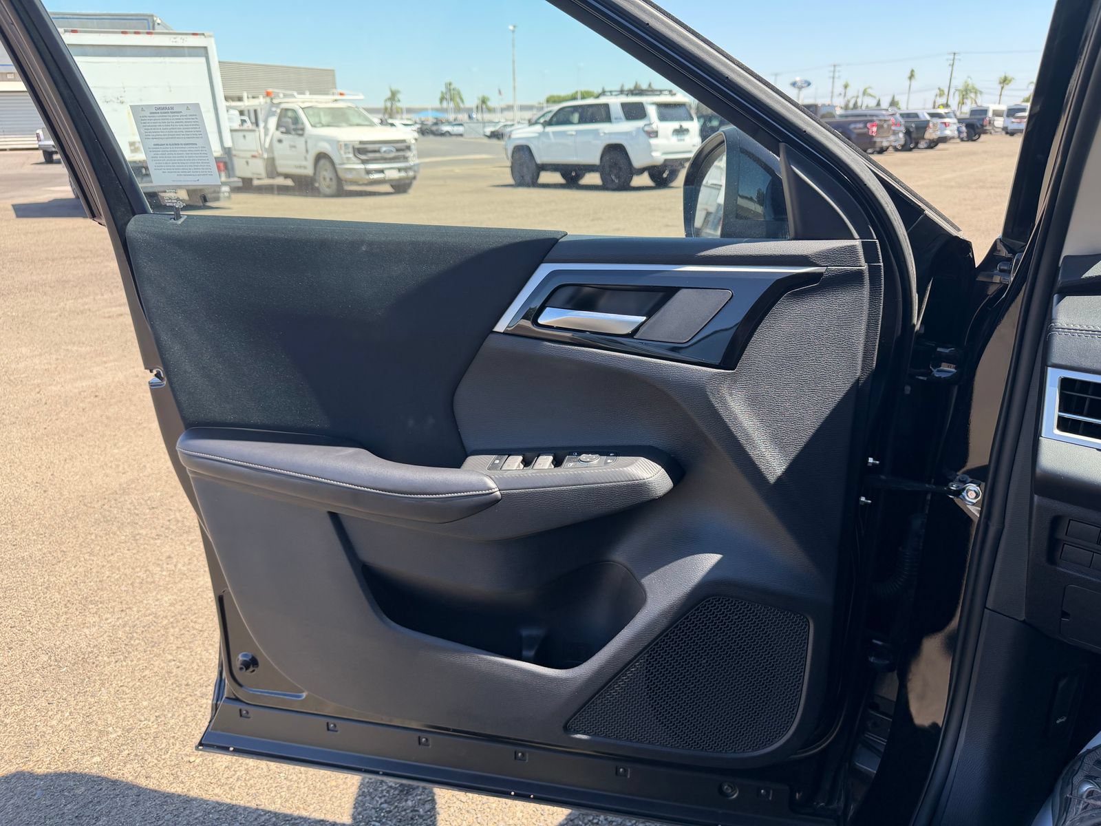Used 2024 Mitsubishi Outlander ES FWD image 12