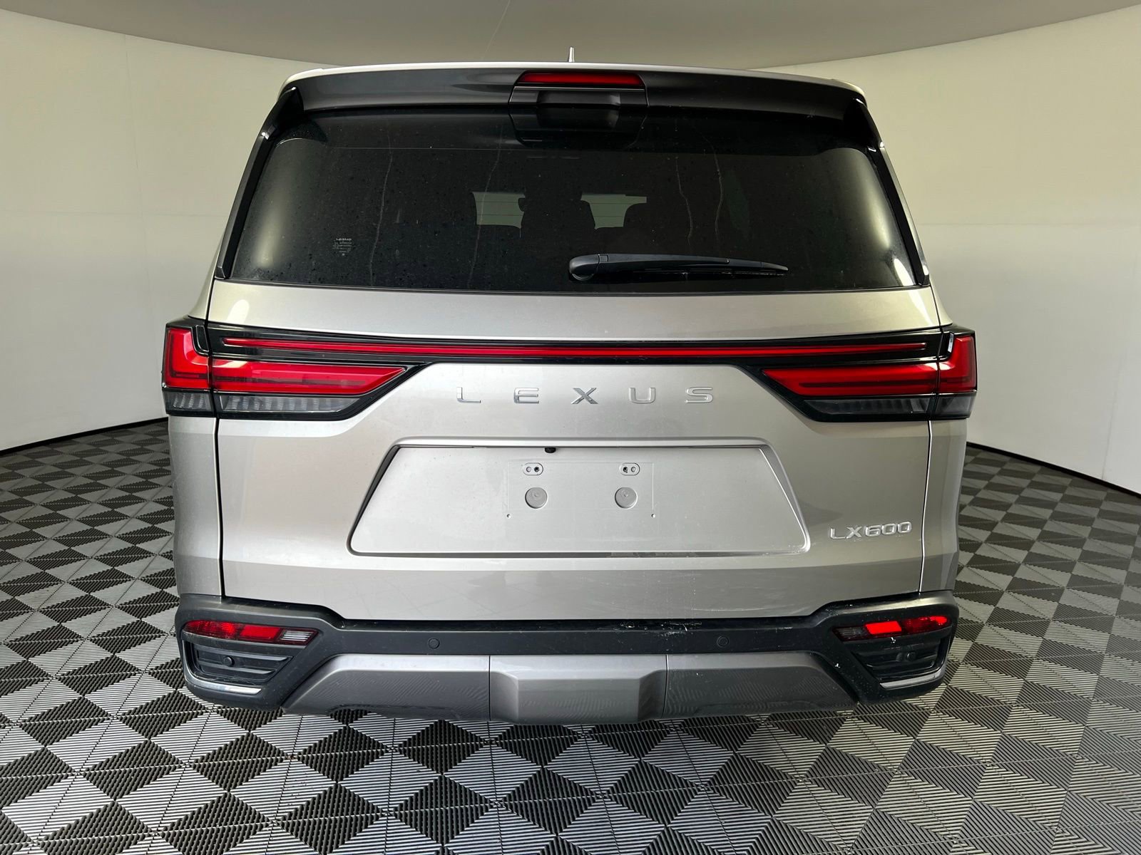 Used 2024 Lexus LX 600 4WD w/ Luxury Package image 6