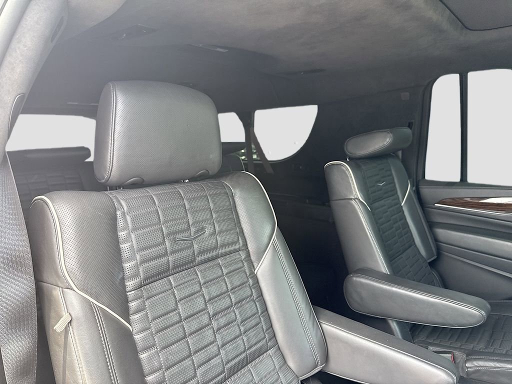 Used 2023 Cadillac Escalade ESV Sport Platinum w/ Heavy-Duty Trailer Package AWD/4WD image 26