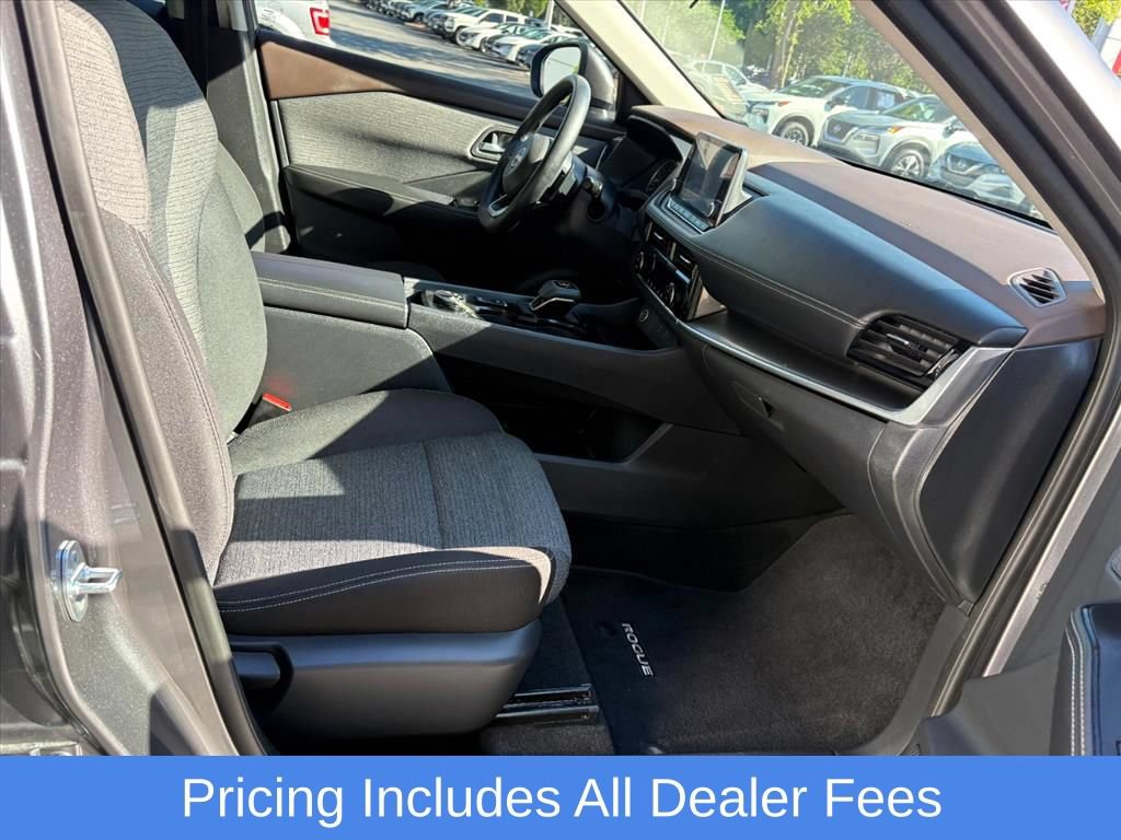 Certified 2022 Nissan Rogue SV AWD/4WD image 16