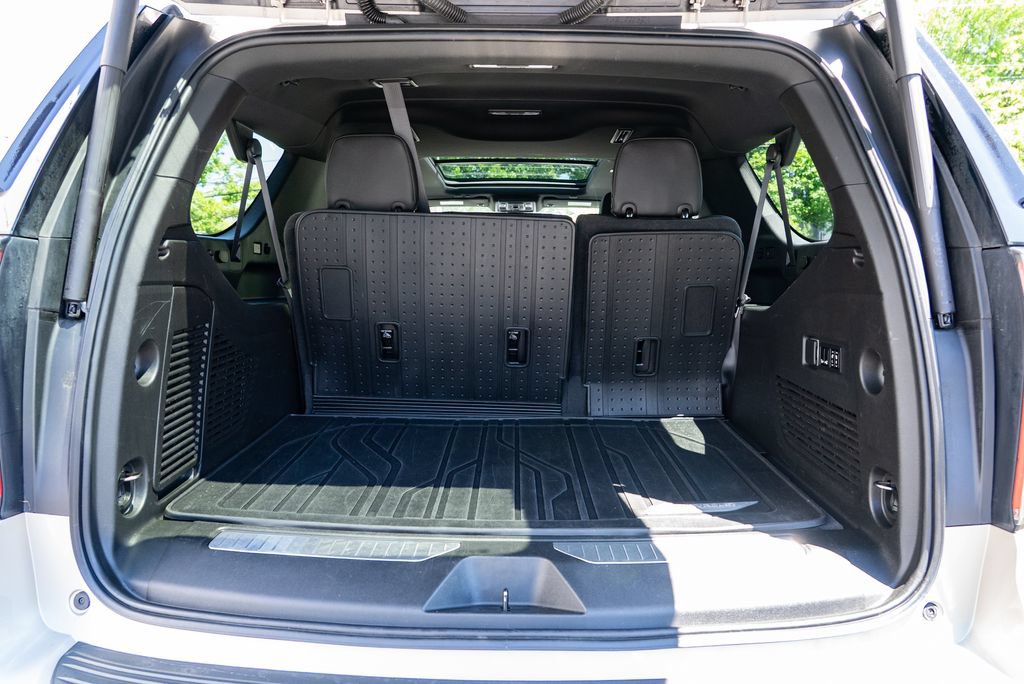 Used 2022 Chevrolet Suburban Premier AWD/4WD image 8