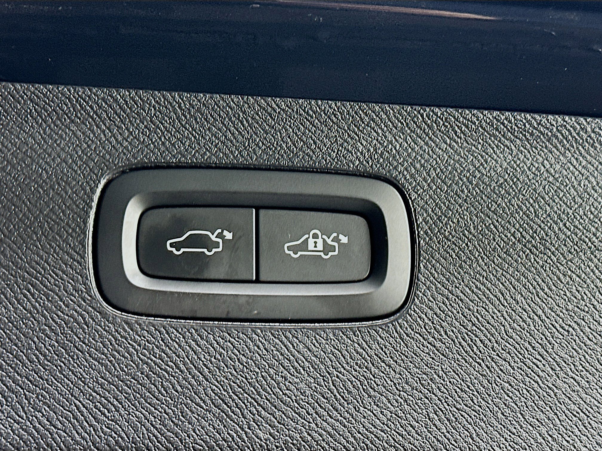 Used 2023 Volvo XC90 B6 Plus w/ Protection Package Premier image 30