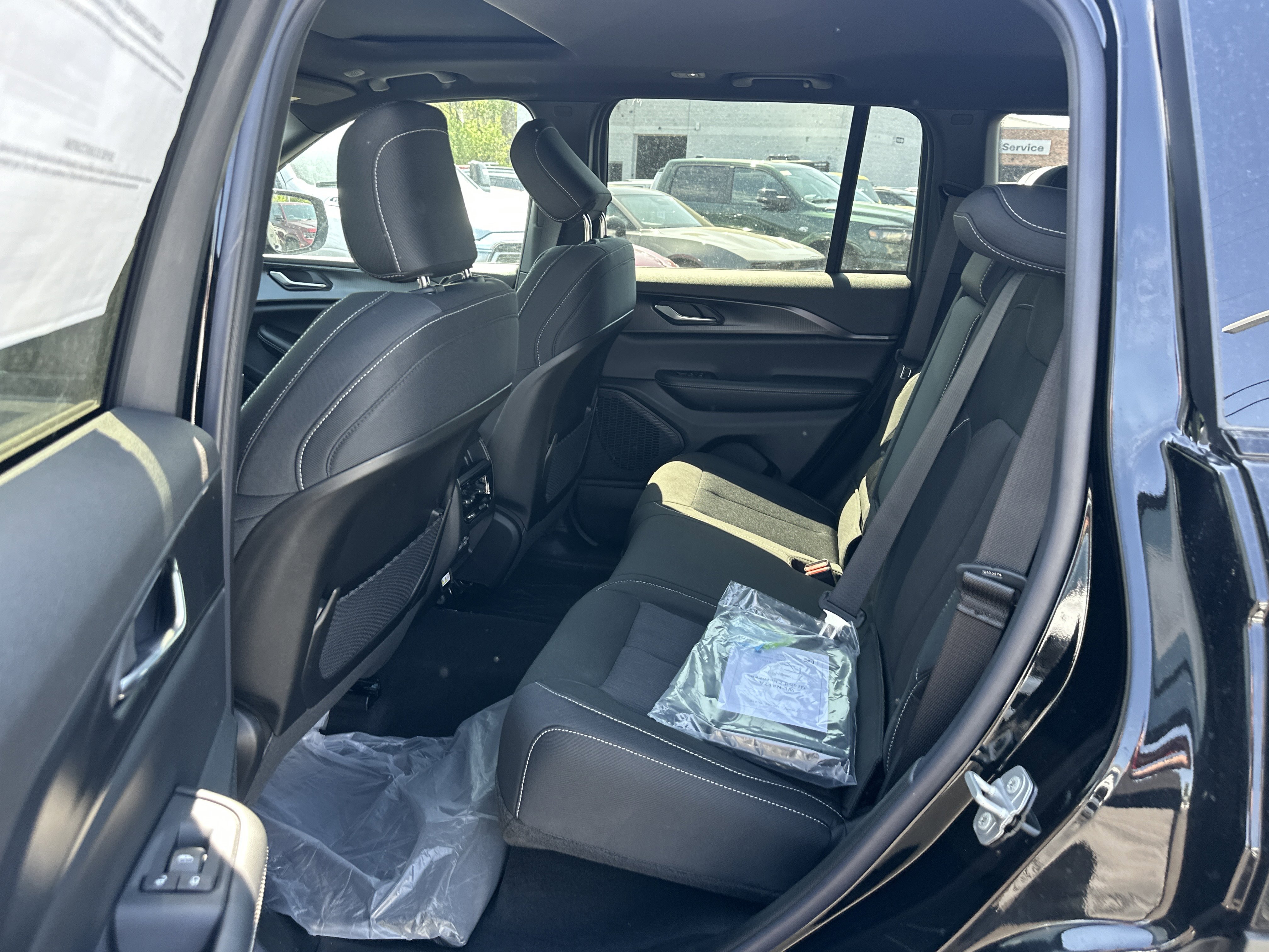 New 2026 Jeep Grand Cherokee Laredo AWD/4WD image 28